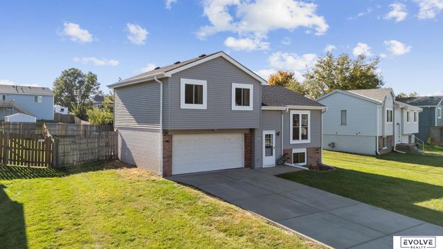 1203 Rawhide Road, Papillion, NE 68046