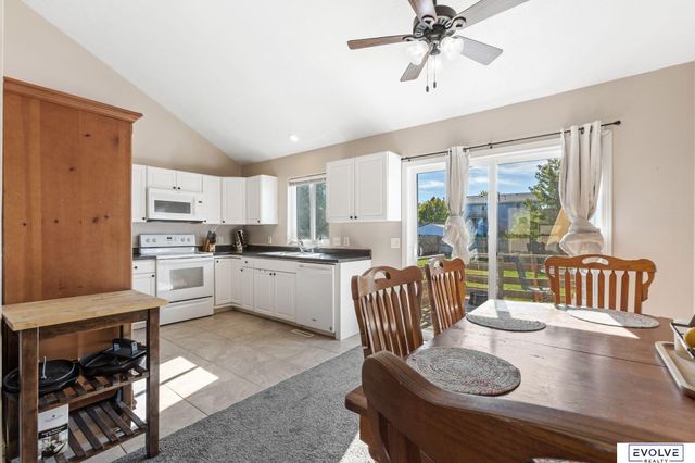 1203 Rawhide Road, Papillion, NE 68046