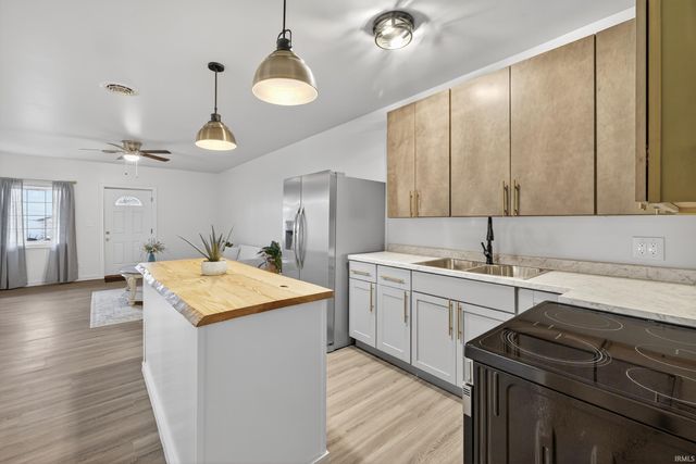 607 W Warren St - Unit B, Mitchell, IN 47446