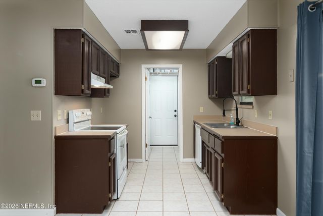 6092 TAYLOR Road, Jacksonville, FL 32234