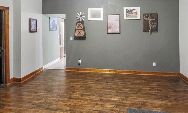 111 W Clara Avenue, Alma, MO 64001