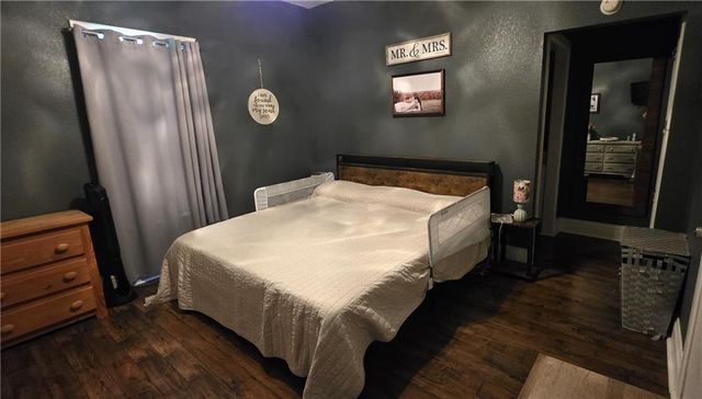 111 W Clara Avenue, Alma, MO 64001