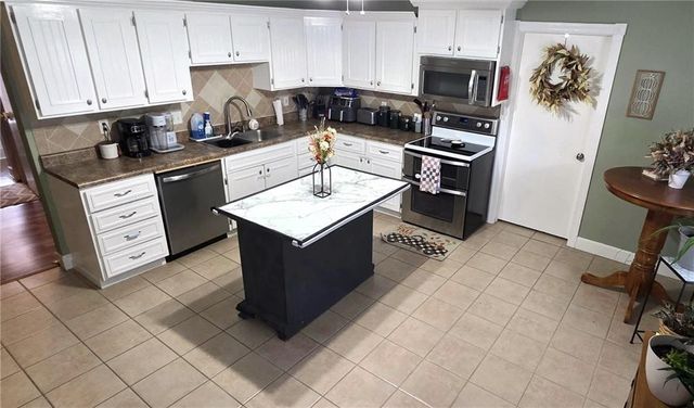 111 W Clara Avenue, Alma, MO 64001