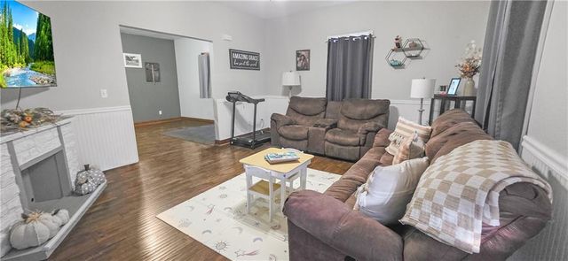 111 W Clara Avenue, Alma, MO 64001