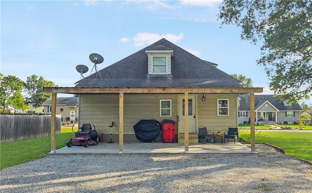 111 W Clara Avenue, Alma, MO 64001