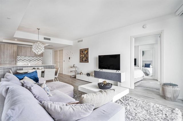 801 S Miami Ave 4302, Miami, FL 33130