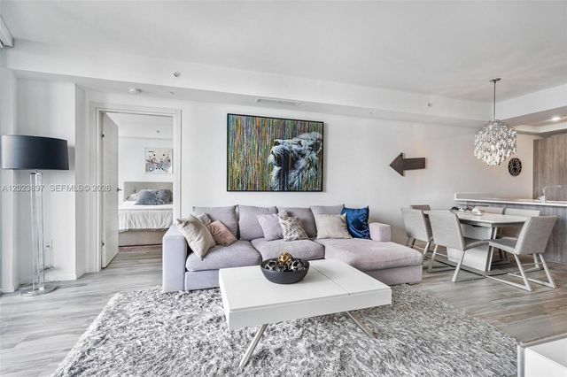 801 S Miami Ave 4302, Miami, FL 33130