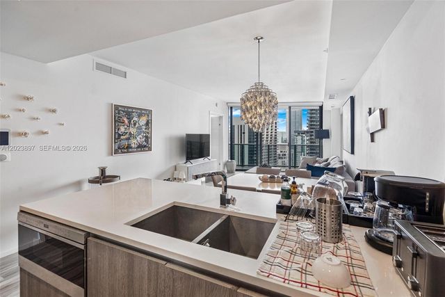 801 S Miami Ave 4302, Miami, FL 33130