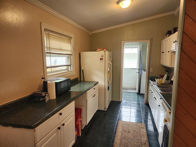 7965 Elm Street, Taylor, MI 48180