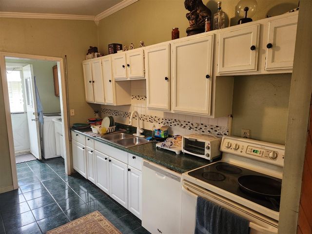 7965 Elm Street, Taylor, MI 48180