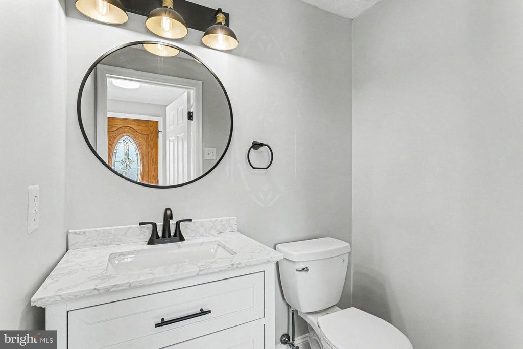 Image 10 of property listing at 286 MAPLE WREATH CT, Abingdon, MD 21009