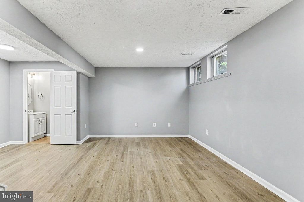 Image 20 of property listing at 286 MAPLE WREATH CT, Abingdon, MD 21009