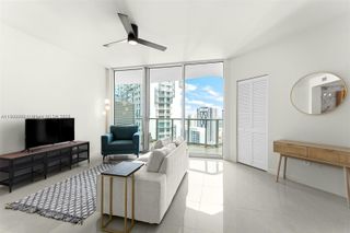 300 S Biscayne Blvd T-3407, Miami, FL 33131