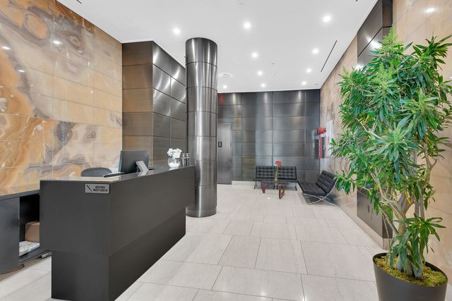 250 E 49th St Apt 4A, New York City, NY 10017