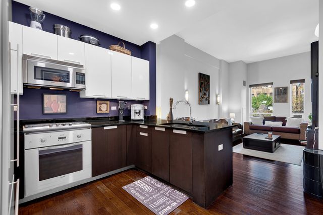 250 E 49th St Apt 4A, New York City, NY 10017