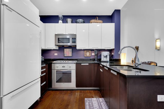250 E 49th St Apt 4A, New York City, NY 10017
