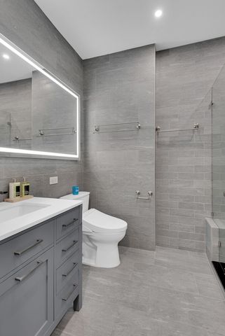 250 E 49th St Apt 4A, New York City, NY 10017