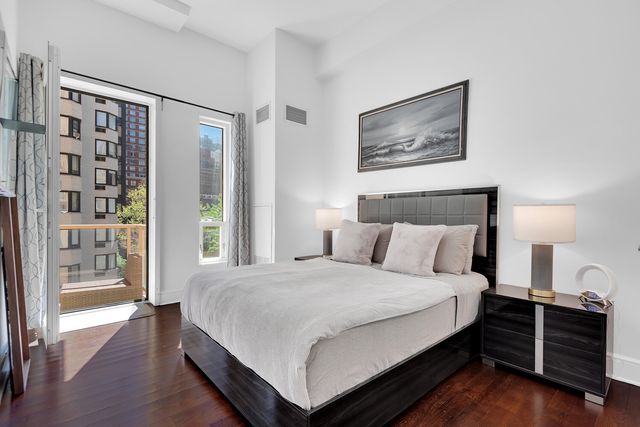 250 E 49th St Apt 4A, New York City, NY 10017