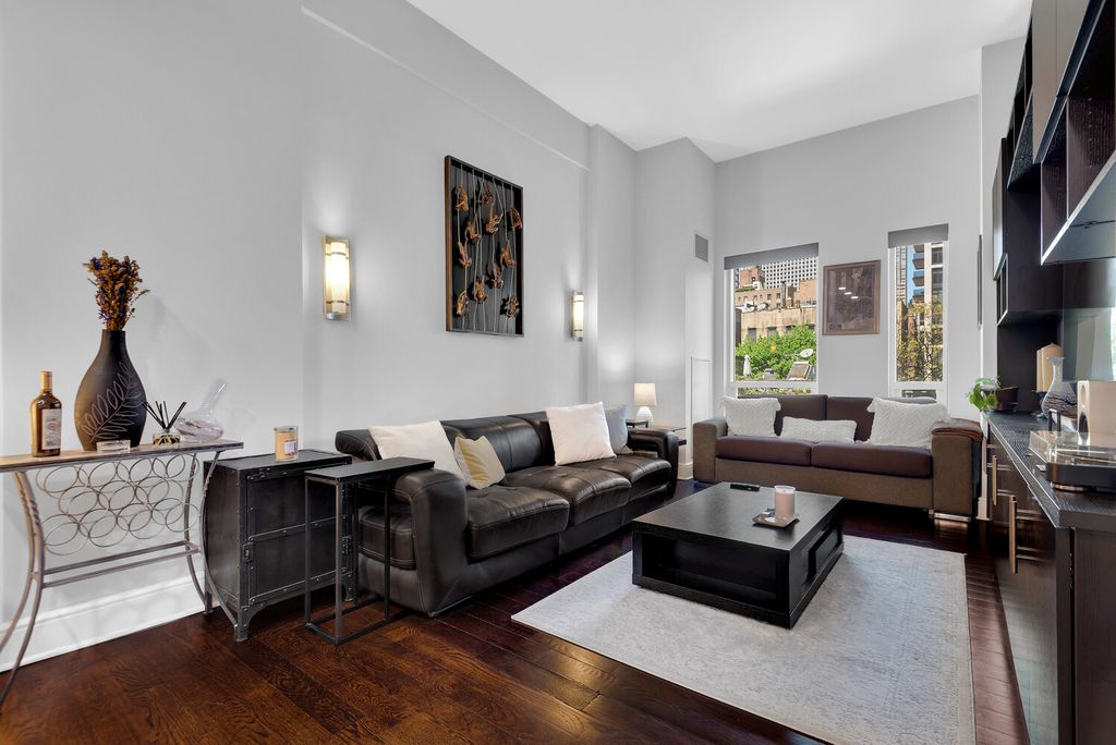 250 E 49th St Apt 4A, New York City, NY 10017