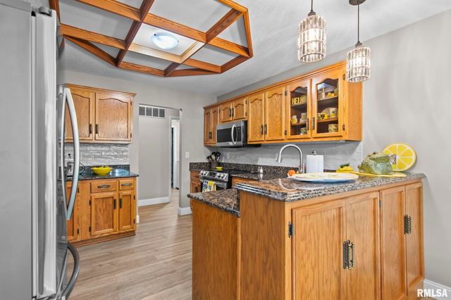 1808 S Buhr Mill Court, Springfield, IL 62704