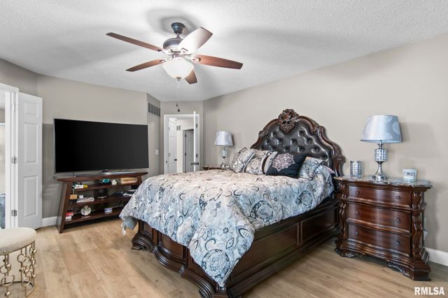 1808 S Buhr Mill Court, Springfield, IL 62704