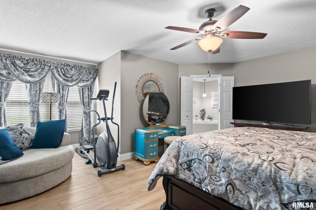 1808 S Buhr Mill Court, Springfield, IL 62704