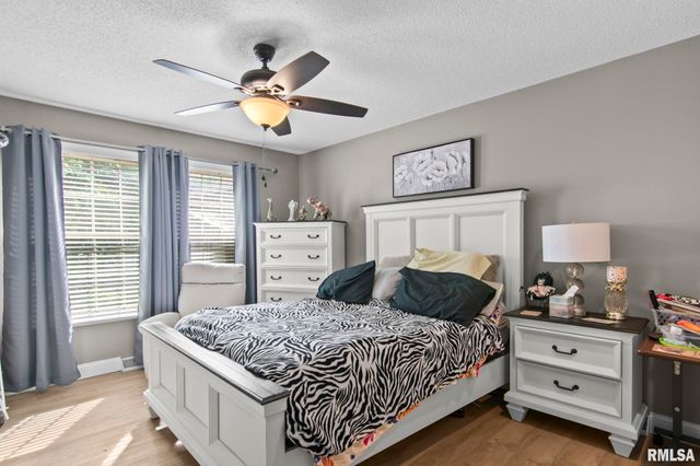 1808 S Buhr Mill Court, Springfield, IL 62704