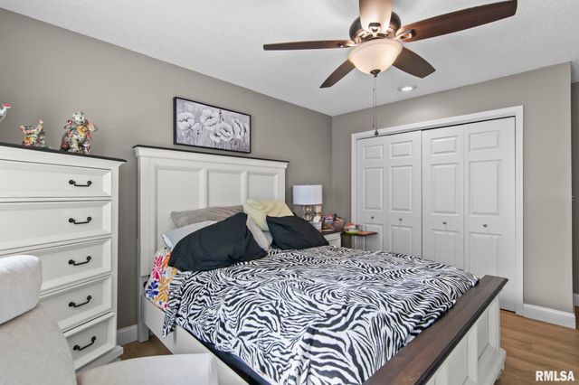 1808 S Buhr Mill Court, Springfield, IL 62704