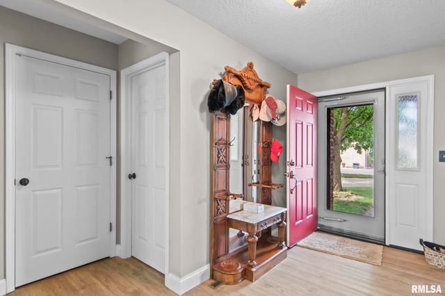 1808 S Buhr Mill Court, Springfield, IL 62704