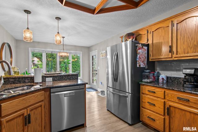 1808 S Buhr Mill Court, Springfield, IL 62704