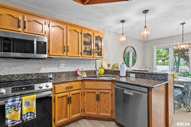1808 S Buhr Mill Court, Springfield, IL 62704