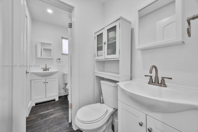 1051 SW 1st St 401, Miami, FL 33130