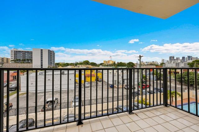 1051 SW 1st St 401, Miami, FL 33130