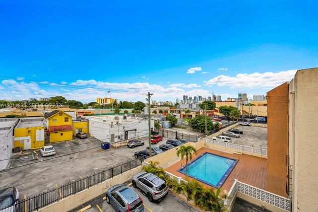 1051 SW 1st St 401, Miami, FL 33130