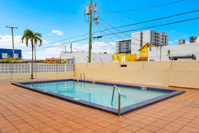 1051 SW 1st St 401, Miami, FL 33130