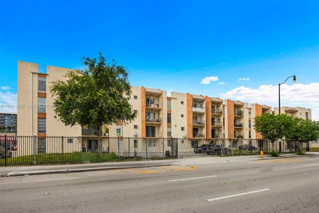 1051 SW 1st St 401, Miami, FL 33130
