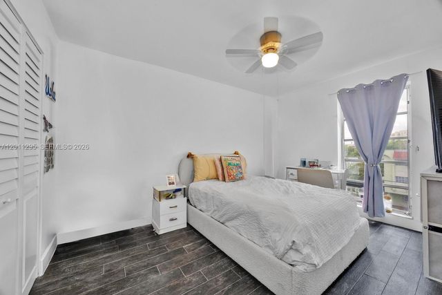 1051 SW 1st St 401, Miami, FL 33130