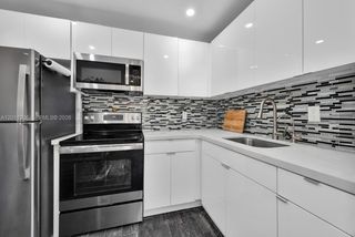 1051 SW 1st St 401, Miami, FL 33130