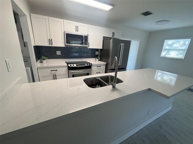 10 SW 5th Court, Deerfield Beach, FL 33441