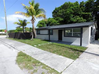 10 SW 5th Court, Deerfield Beach, FL 33441