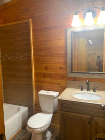 121 County Road 325, Frankston, TX 75763