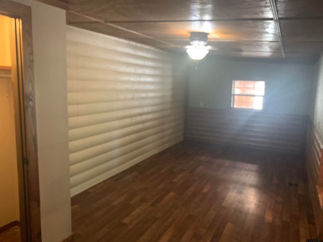 121 County Road 325, Frankston, TX 75763