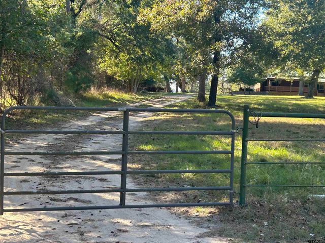 121 County Road 325, Frankston, TX 75763