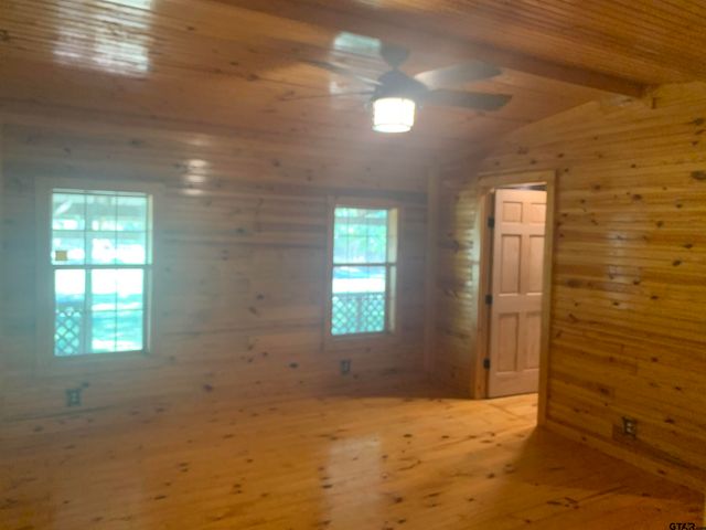 121 County Road 325, Frankston, TX 75763