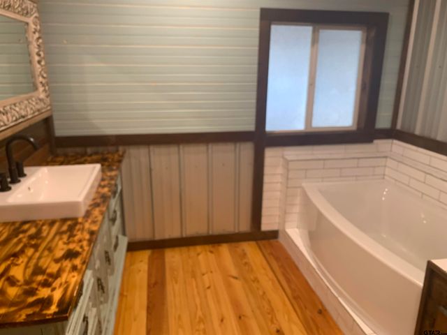 121 County Road 325, Frankston, TX 75763