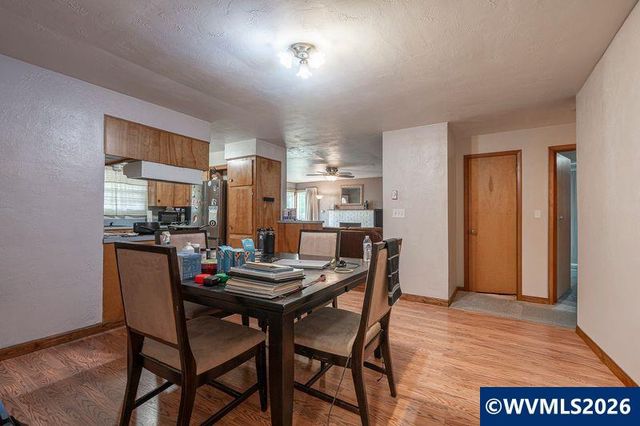 2530 Wayside Ter NE, Salem, OR 97301