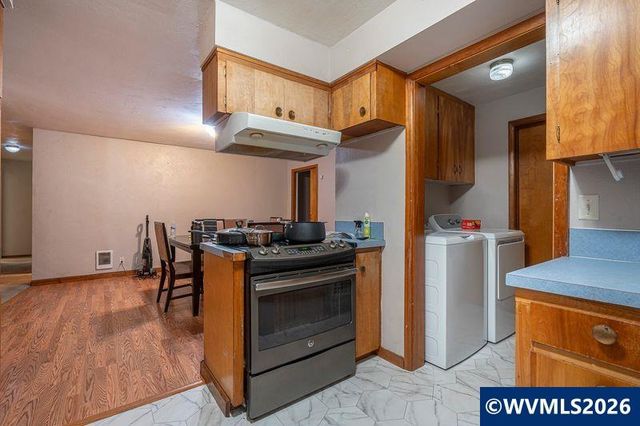 2530 Wayside Ter NE, Salem, OR 97301