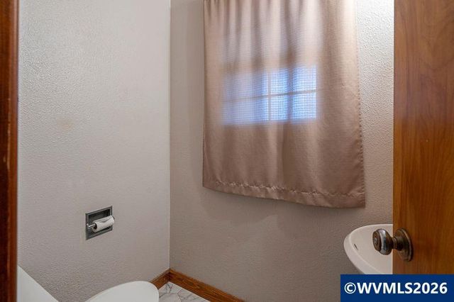 2530 Wayside Ter NE, Salem, OR 97301