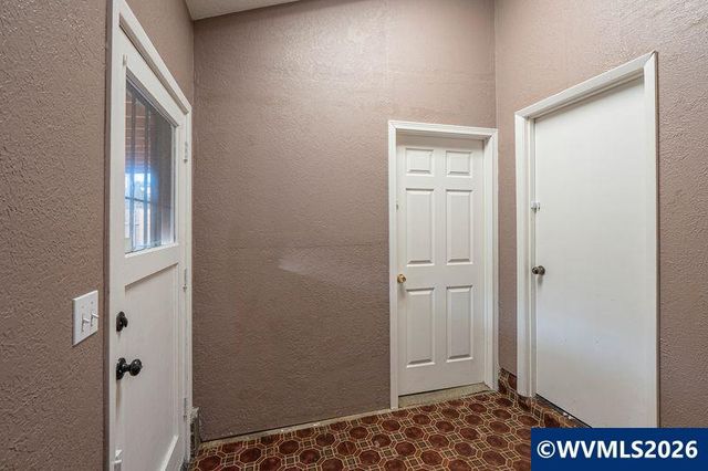 2530 Wayside Ter NE, Salem, OR 97301