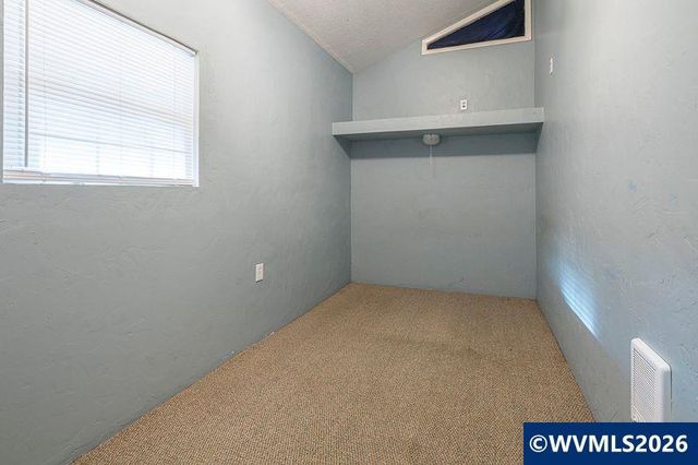 2530 Wayside Ter NE, Salem, OR 97301